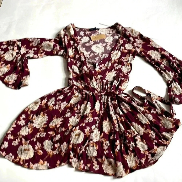 American Eagle Outfitters Dresses & Skirts - American Eagle dress floral size XXS NWT